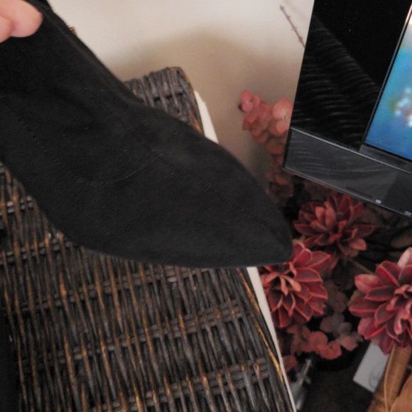 Beautiful Black Suede Boots - Picture 5 of 6